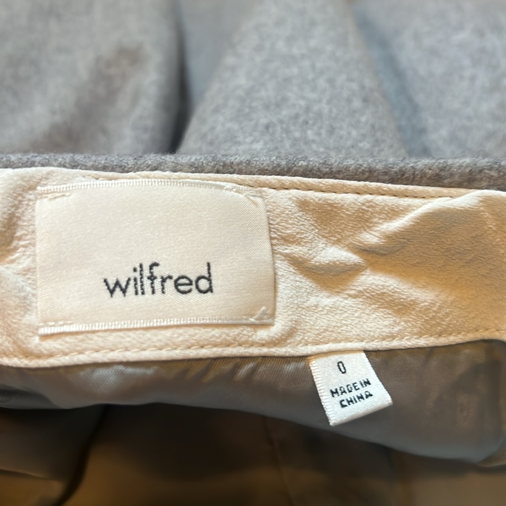 Aritzia Wilfred color Gray 68% Wool 25% Nylon 5% Cashmere Classic Mini Skirt - Picture 8 of 10